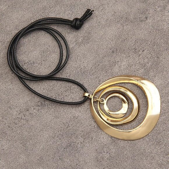 Elegant Long Wooden Pendant Boho Necklace for Women, Vintage Leather Chain, Casu - Picture 5 of 7